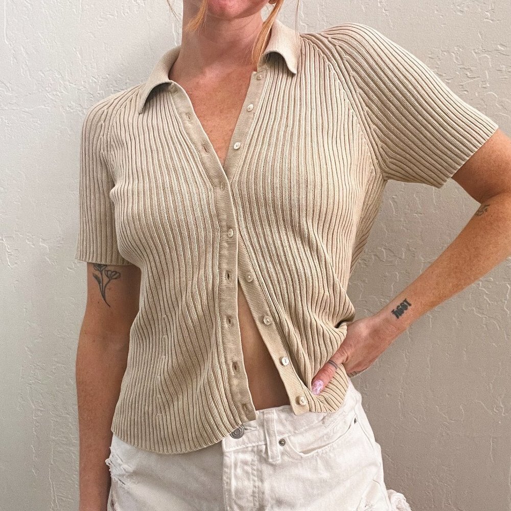 Vintage Beige 100% Silk Ribbed Collared Button Up Short Sleeve Top